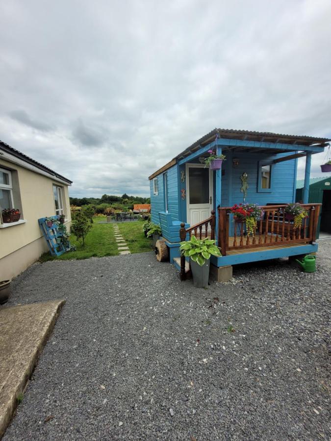 Wedger'S Hut Hotel Nenagh Exterior photo
